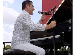 pianista-alejandro-falcon-honrado-de-llevar-musica-cubana-a-mongolia