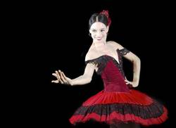 presentan-libro-fotografico-sobre-bailarina-cubana-viengsay-valdes