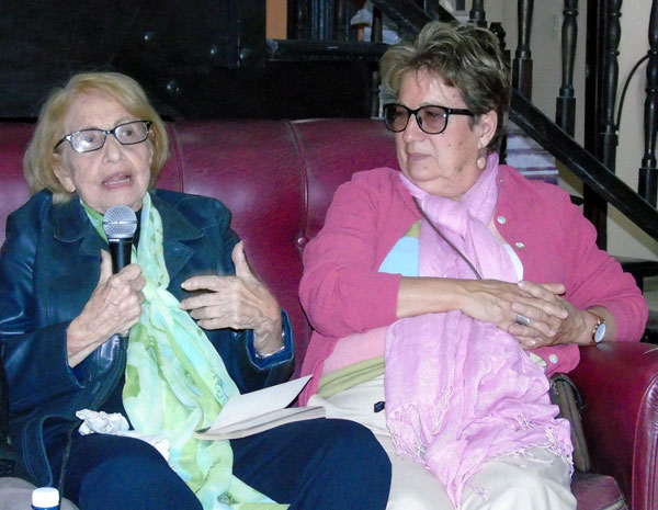 Las intelectuales María Elena Llana y Cira Romero.