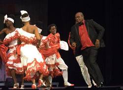 la-compagnie-cubaine-de-danse-traditionnelle-jj-renforce-le-travail-communautaire