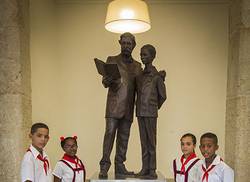 diaz-canel-asiste-a-inauguracion-de-la-escuela-de-jose-marti-en-la-habana-vieja-video