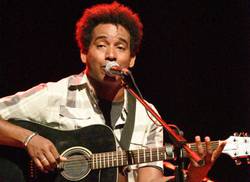 la-guitarra-de-eric-mendez-sigue-sonando