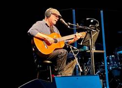 silvio-rodriguez-cautiva-al-auditorio-nacional-de-mexico-viva-cuba-retumba-desde-el-publico