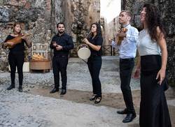 importantes-sucesos-de-la-edad-media-cantados-liricamente-por-el-ensemble-lauda