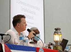 recuerdan-en-casa-de-las-americas-campana-de-alfabetizacion-en-cuba