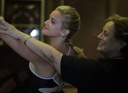 confieren-premio-nacional-de-danza-2021-a-la-bailarina-maestra-y-coreografa-laura-alonso