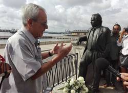 inauguran-estatua-de-nicolas-guillen-en-su-117-aniversario
