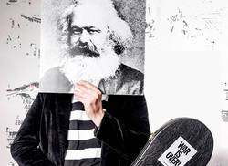 manuel-santos-discutir-las-ideas-de-marx-hoy-aqui-y-desde-el-teatro