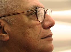paginas-ineditas-con-el-poeta-narrador-periodista-y-cineasta-victor-casaus