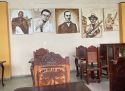 trovador-eduardo-sosa-eternizado-en-lienzo-fotografia-y-cafe-cubano