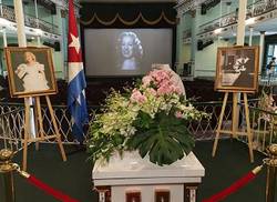 un-ultimo-adios-a-la-rosa-de-cuba
