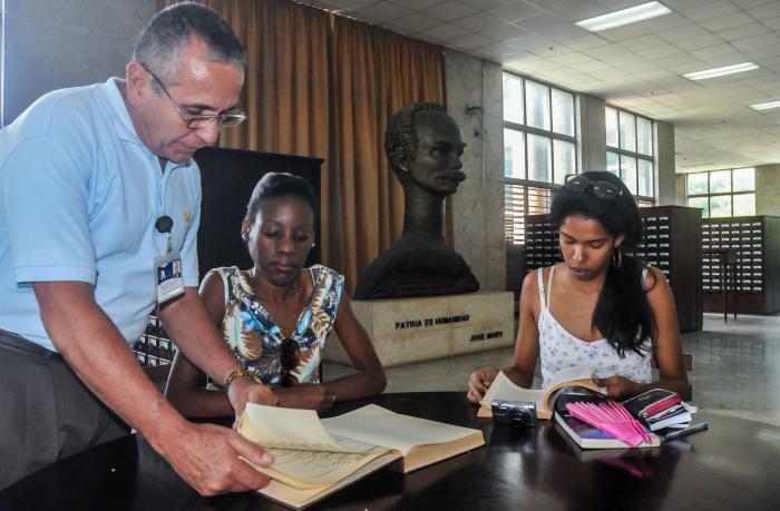 encuentro-nacional-cientifico-bibliotecologico-se-muda-a-las-plataformas-digitales-videos