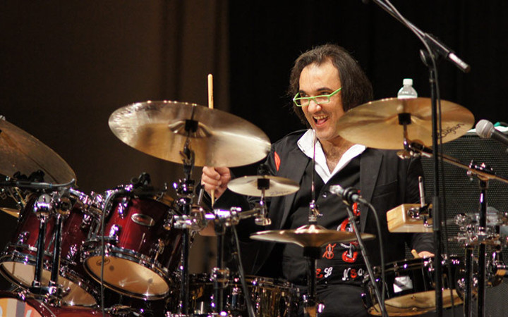 horacio-el-negro-hernandez-bajo-la-piel-del-drums