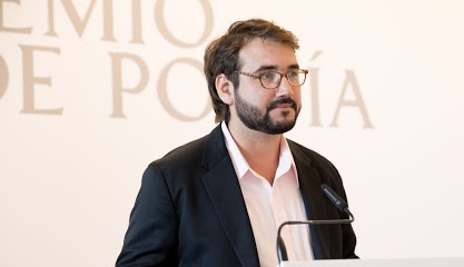 la-literatura-es-una-conspiracion-que-triunfa-cuando-se-delata