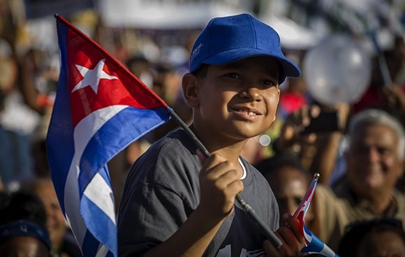a-quienes-debe-cuba-complacer