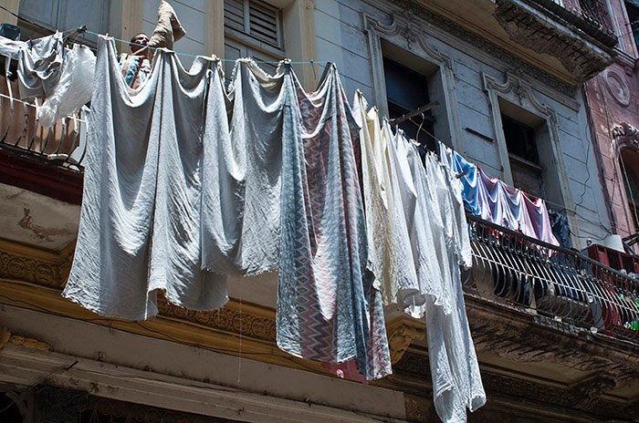 sabanas-blancas-en-los-balcones