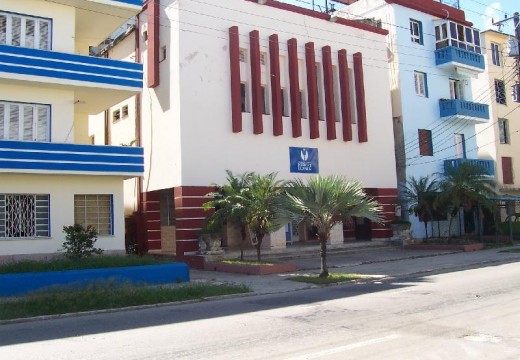 yepeto-en-la-sala-de-teatro-hubert-de-blanck