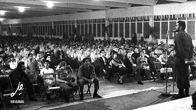 graduacion-del-primer-curso-de-administradores