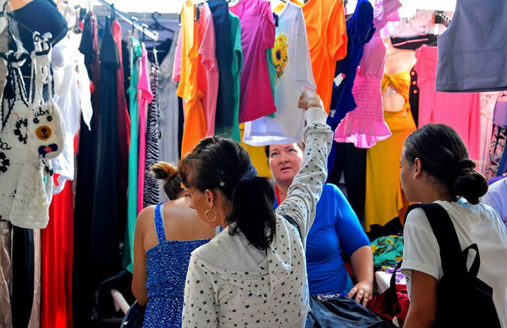 comenzo-en-holguin-feria-arte-para-mama