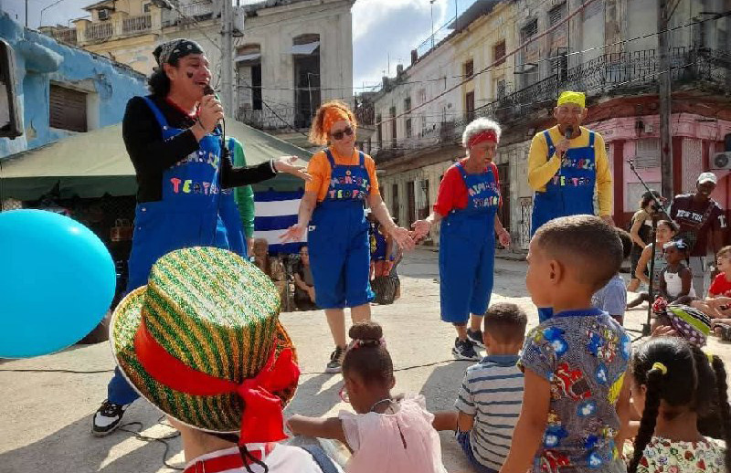 continuan-llegando-presentaciones-artisticas-a-los-barrios