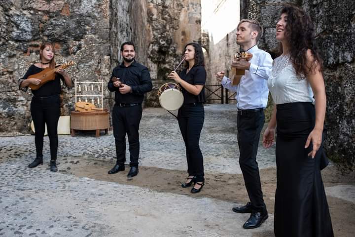 importantes-sucesos-de-la-edad-media-cantados-liricamente-por-el-ensemble-lauda