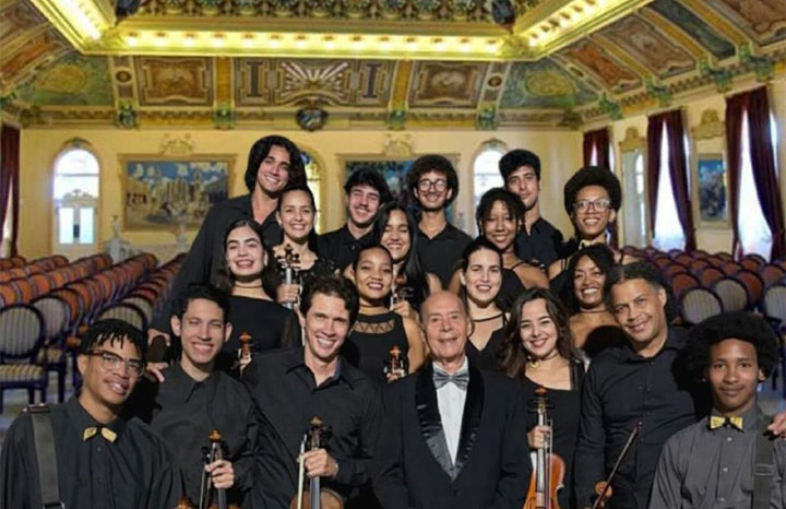 orquesta-de-camara-musica-eterna-brinda-con-cuerdas-por-mas-amor-y-amistad