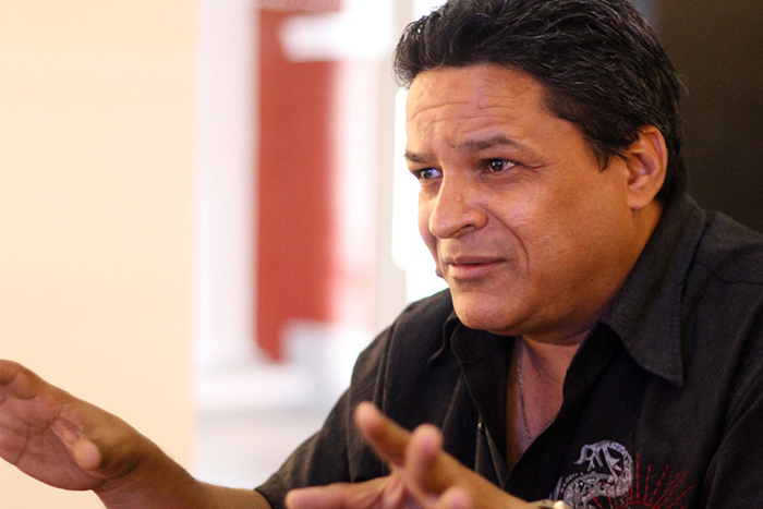 presentaran-libro-del-periodista-reinaldo-cedeno