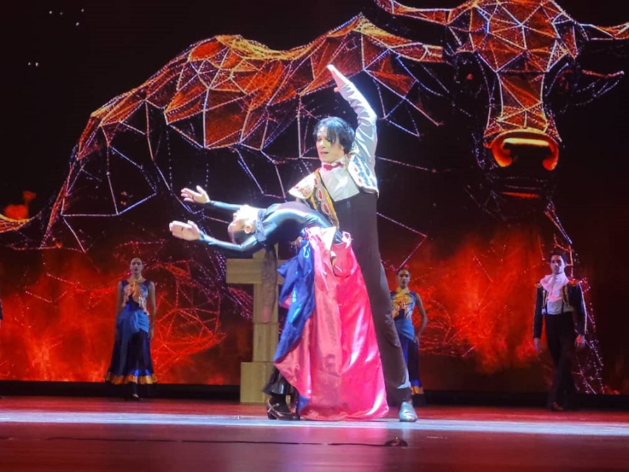 carmen-cuba-cautiva-al-publico-en-china