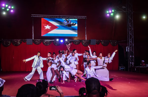 circo-nacional-de-cuba-el-arte-volo-durante-las-galas-de-verano