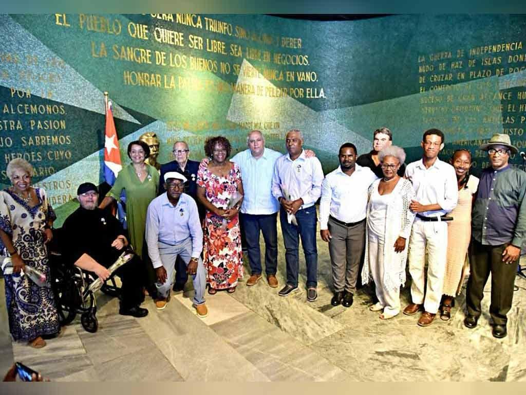 distinguen-en-cuba-a-personalidades-con-una-relevante-obra-cultural