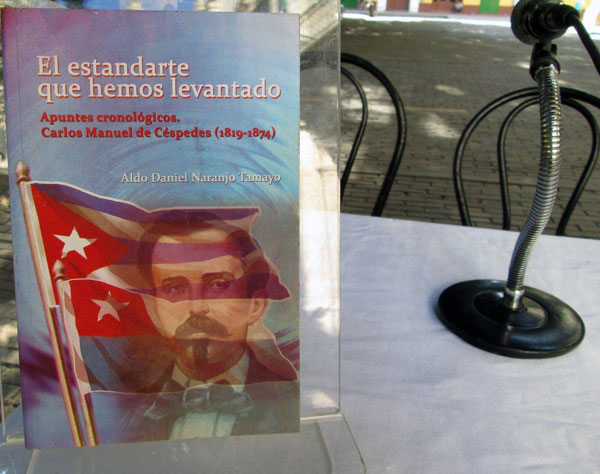 el-estandarte-que-hemos-levantado-tributo-en-el-sabado-del-libro-a-carlos-manuel-de-cespedes