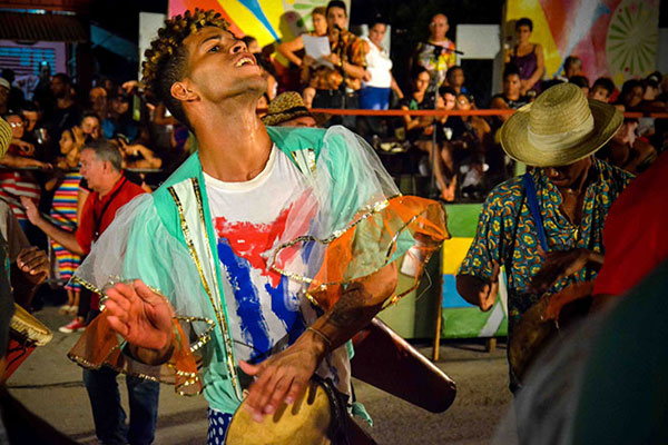 en-holguin-se-disfruta-el-verano-a-ritmo-de-carnaval