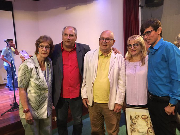 entrega-ministro-de-cultura-premio-nacional-de-periodismo-cultural