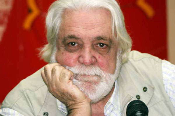 fallecio-daniel-chavarria-icono-de-la-literatura-policial-en-america-latina-por-pedro-de-la-hoz