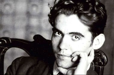 federico-garcia-lorca-y-su-bandera-de-la-libertad