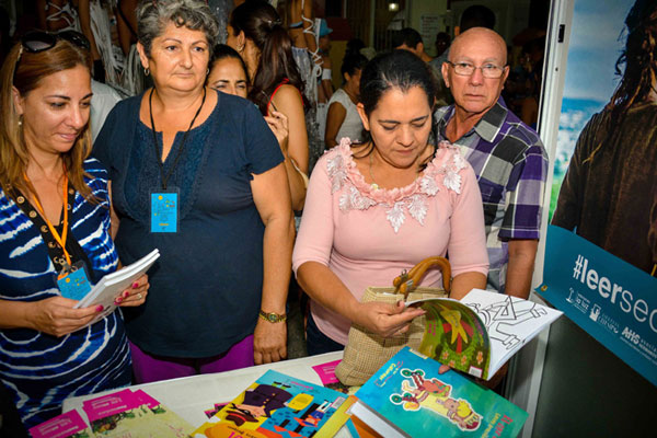 fiesta-del-libro-y-la-literatura-en-holguin