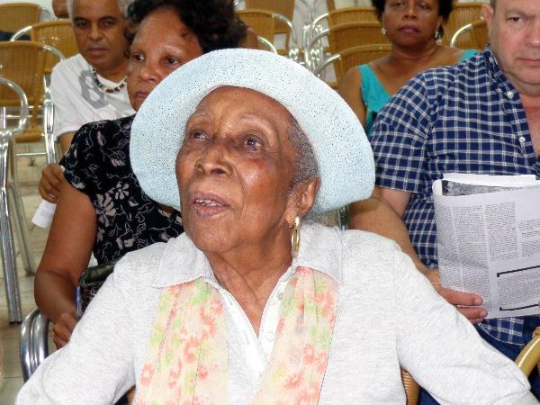 haydee-arteaga-la-senora-de-los-cuentos-cumple-hoy-105-anos