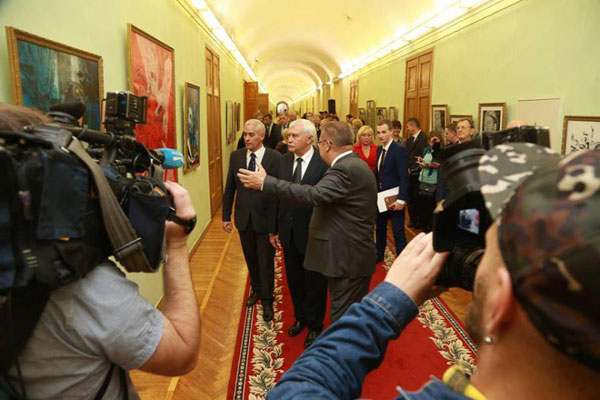 inauguran-en-san-petersburgo-exposicion-por-el-55-aniversario-de-la-primera-visita-de-fidel-a-la-urss