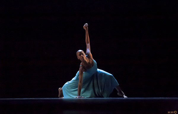 la-danza-en-plural-acosta-mediante-por-toni-pinera