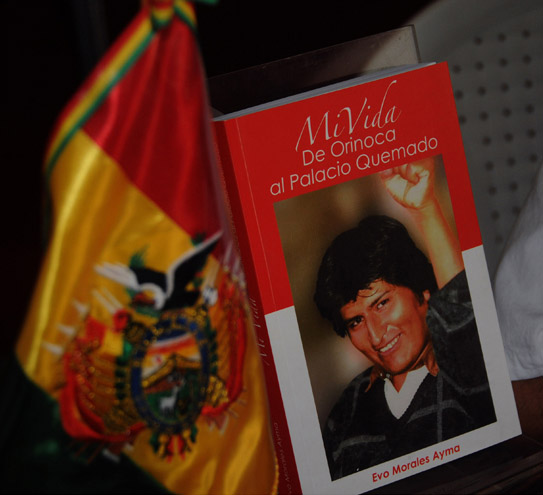 presentan-autobiografia-de-evo-morales-en-feria-del-libro