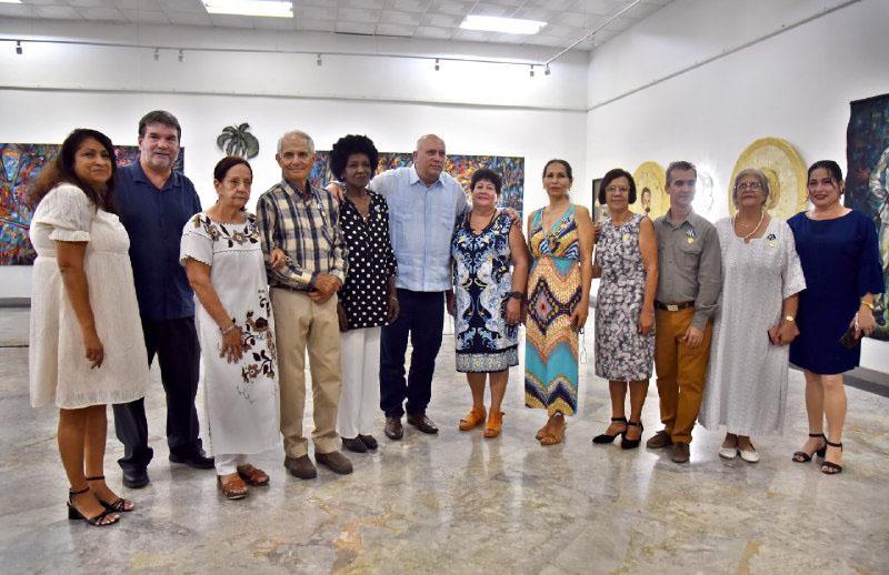 reciben-bibliotecarios-cubanos-distincion-por-la-cultura-nacional